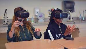 Why Schools Need Virtual Reality Technology
